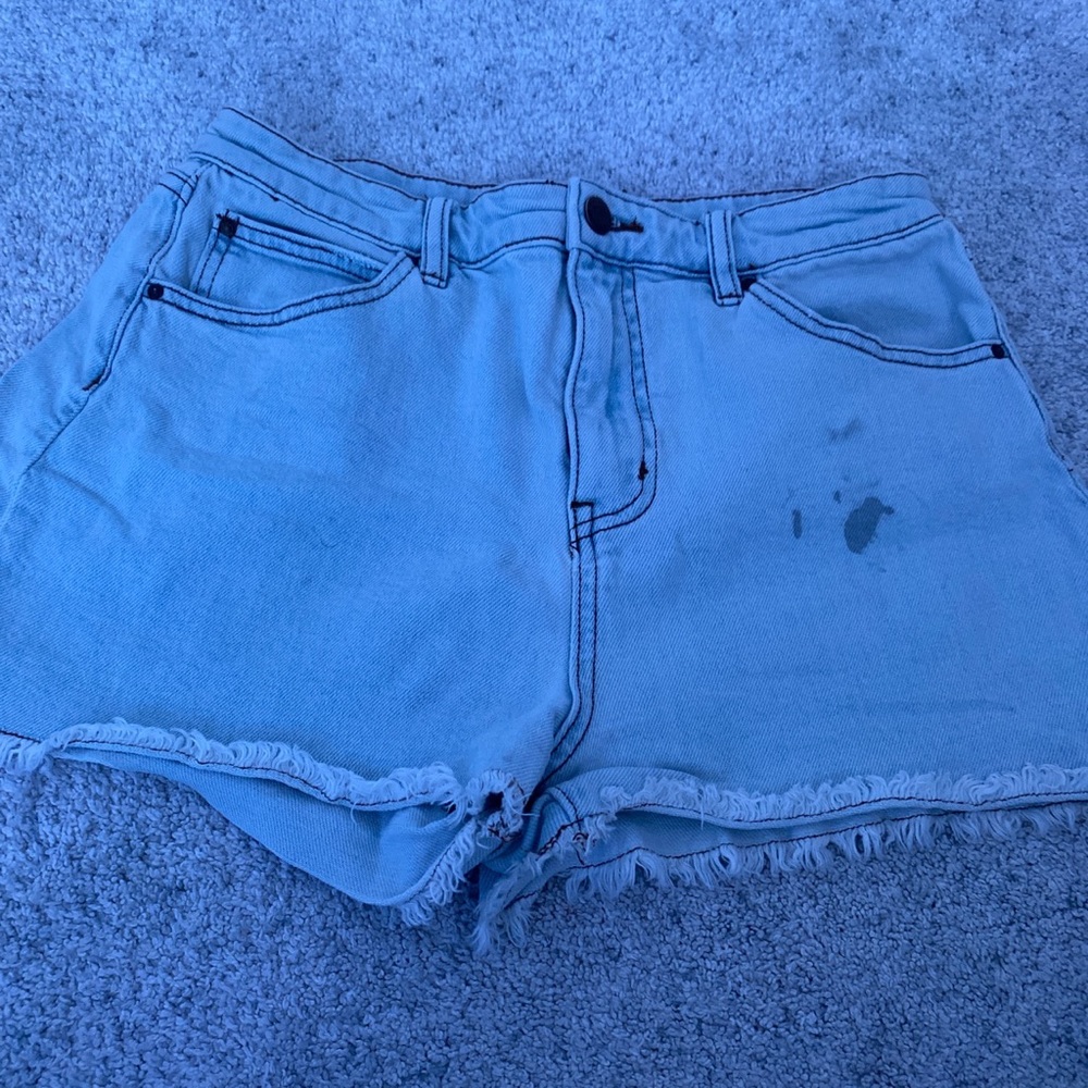 Small stain billabong shorts